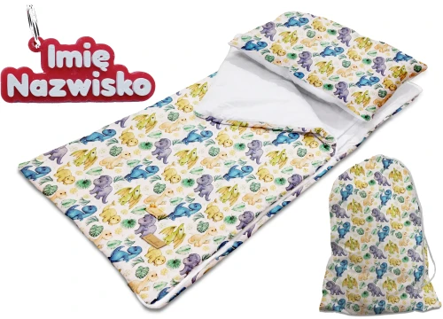 Spiworek-do-przedszkola-z-workiem-i-poduszka-dinozaury zawieszka.webp